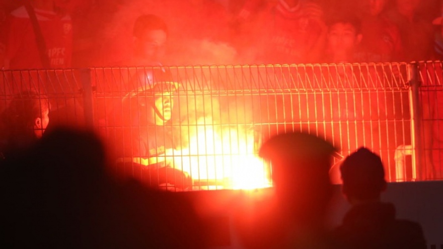Hà Nội FC không bị treo sân sau sự cố pháo sáng ở trận gặp Hải Phòng